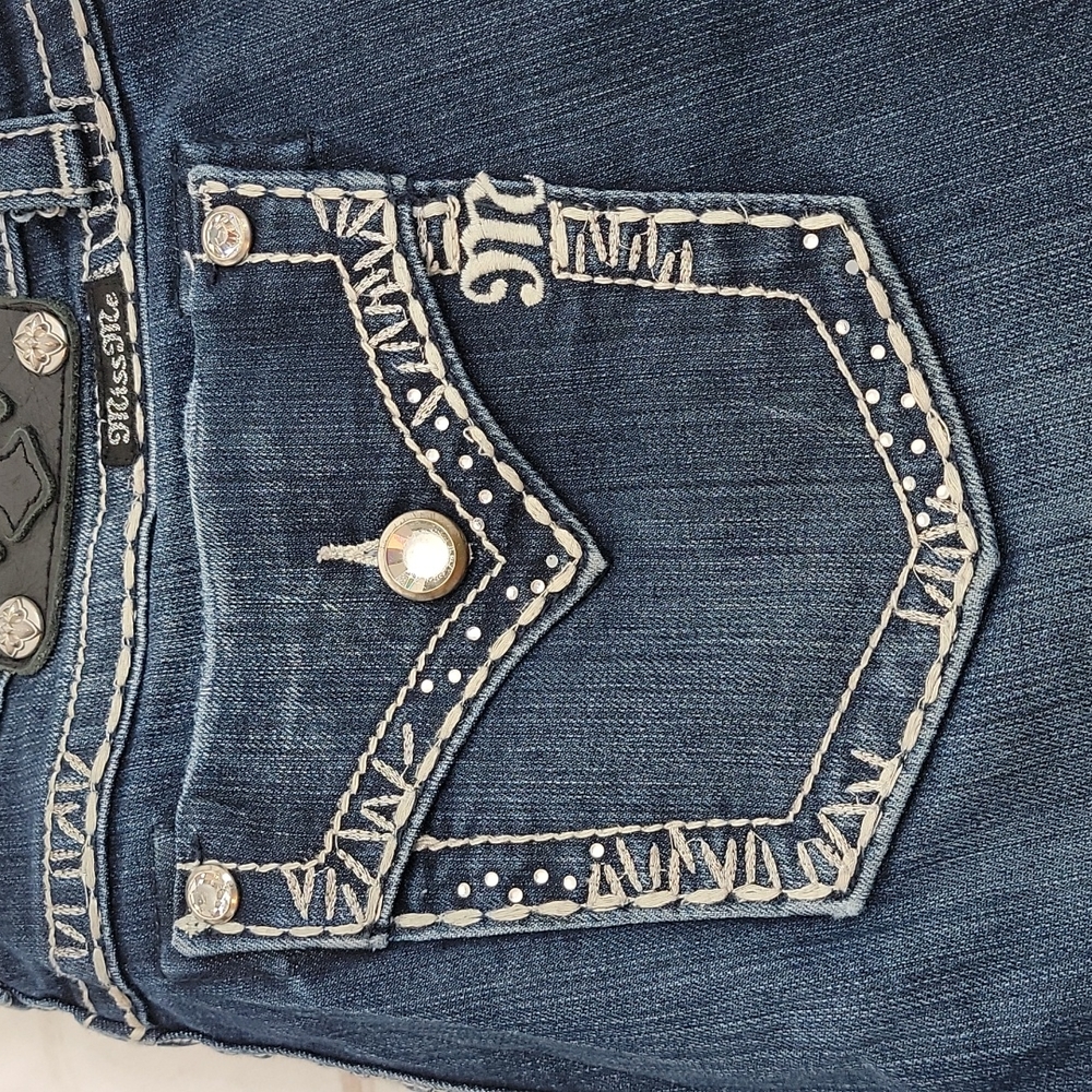 Miss Me Easy Boot Relaxed Fit size 31 Long Jeans Bling - Picture 2 of 10